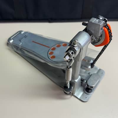 Pearl P930 Demonator Longboard Chain Drive Single Bass Drum Pedal 2010s - Chrome / Orange image 2