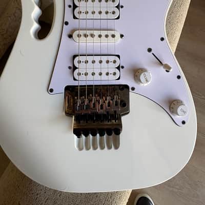 Ibanez JEMJR-WH Steve Vai Signature with Jatoba Fretboard 2018 - Present - White image 4