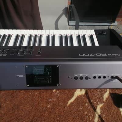 Roland RD-700 88-Key Digital Stage Piano 2001 - 2005 - Black image 11