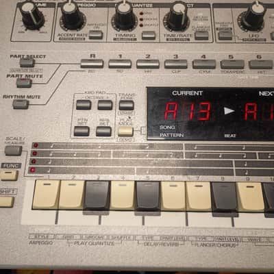 Roland MC-303 Groovebox 1990 - 1998 - Silver image 6