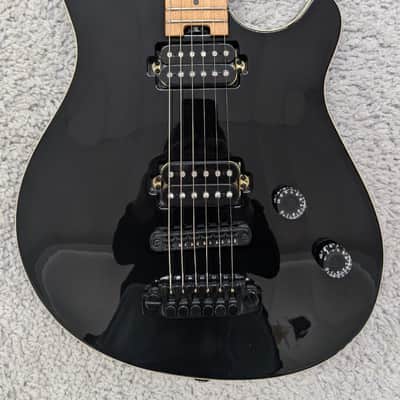 Mint EVH Wolfgang® Special TOM, Baked Maple Fingerboard, Gloss Black finish image 3