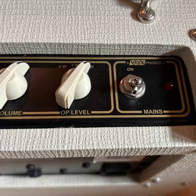 LIKE NEW - Vox AC4TV Tube Guitar Amp - Compact 4W Class A All-Tube Combo Amplifier image 9