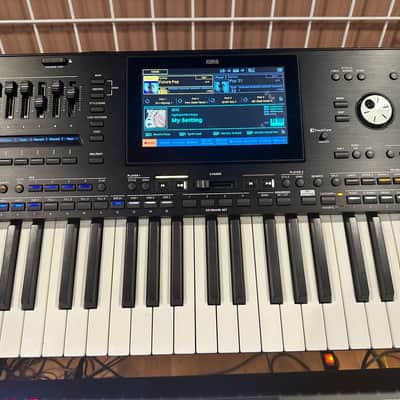Korg PA5X 76-Key Arranger Workstation Keyboard – Display B-Stock image 3