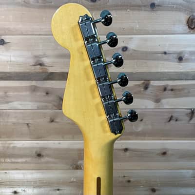 Fender 70th Anniversary American Vintage II 1954 Stratocaster Electric Guitar - 2-Color Sunburst image 7