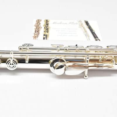 Mint Pearl 795 Elegante Semi-Pro Open Hole Flute Inline G & B Foot Sterling (MSRP $4069.99) image 13