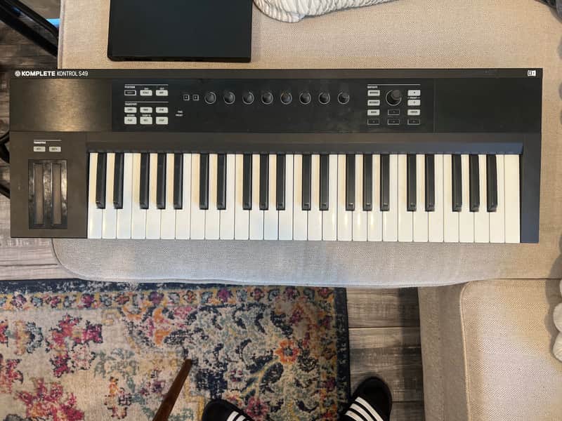 Native Instruments Komplete Kontrol S49 Keyboard Controller | Reverb