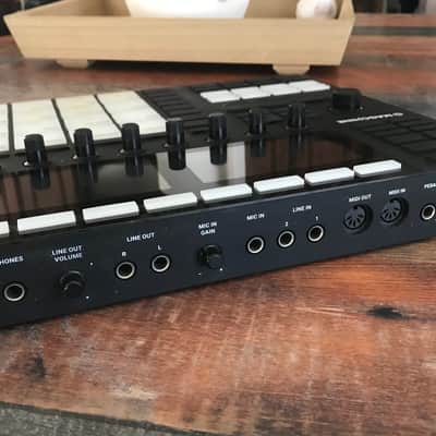 Native Instruments Maschine MK3 + Decksaver Cover – Good Working Condition image 8