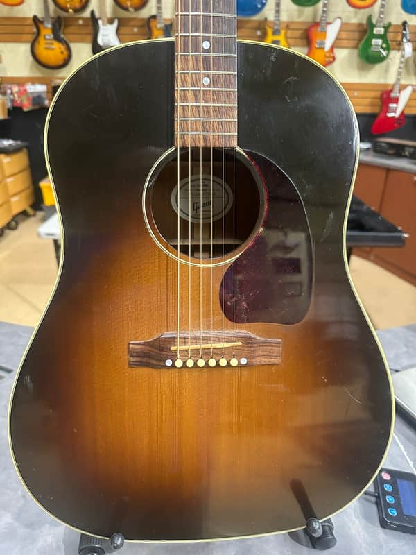 Gibson J-45 Acoutic Standard