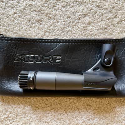 Shure SM57 Handheld Cardioid Dynamic Microphone (Excellent Condition) w\Case & Mic Clip