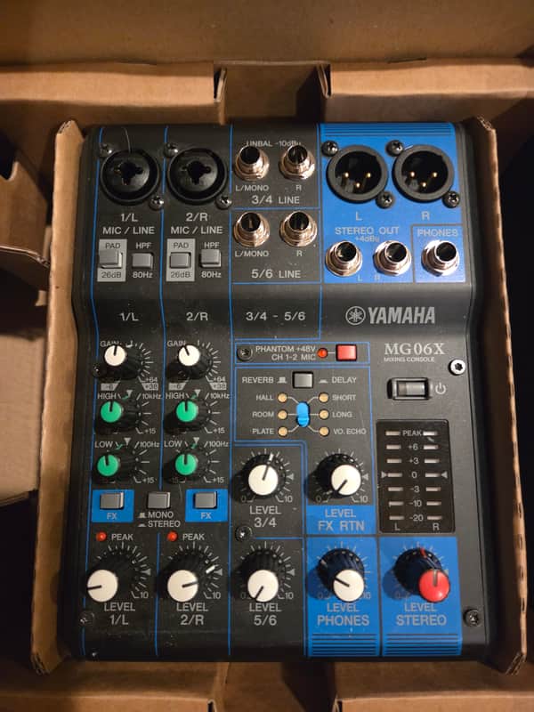 Yamaha MG06X 6 Channel Analog Mixer 2017 - Present - Black image 1