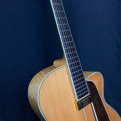 Eastman AR805CE Archtop Guitar, Natural image 7