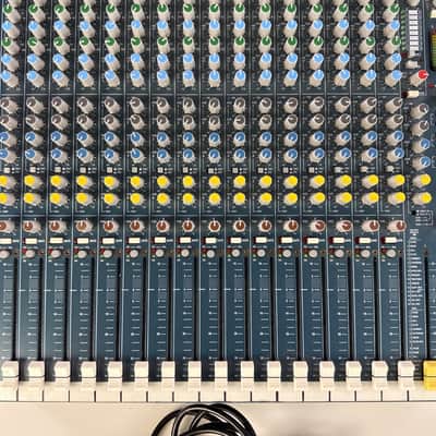 Allen & Heath MixWizard WZ3 16:2 Mixer with Detachable Lamp and Power Supply image 2