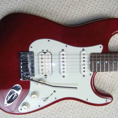 Fender Deluxe Stratocaster HSS 2000 - Candy Apple Red image 1