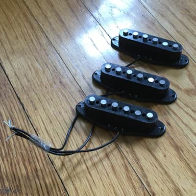 3 Vintage Fender Strat Pickups Set Squier? Black Plastic Bobbin Staggered Poles image 1