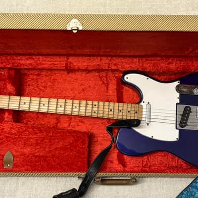 1990’s Fender Tweed Hardshell Case Fits Stratocaster / Telecaster Plush Red Interior image 8
