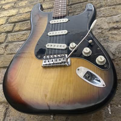 Fender Stratocaster 1975 - 3 Tone Sunburst image 5