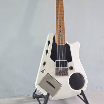 Casio EG-5 Electric Guitar with Onboard Cassette Deck / Amplifier 1980s - White image 2