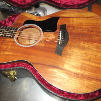 Taylor 224ce-K DLX Koa Grand Auditorium with ES2 Electronics, Cutaway 2017 - 2018 - Shaded Edgeburst image 2