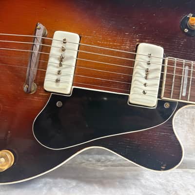 Guild M-75 Aristocrat 1954 - Sunburst image 4