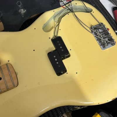Fender Precision Bass, Maple Fretboard 1975 Olympic White image 15