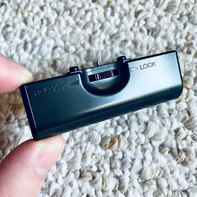 Sony ORIGINAL Walkman AA Battery Holder Attachment for MD Player ! image 3
