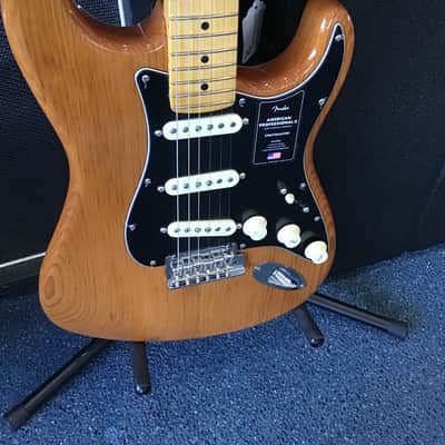 Fender AMERICAN PROFESSIONAL II STRATOCASTER LATE 2000’s image 2