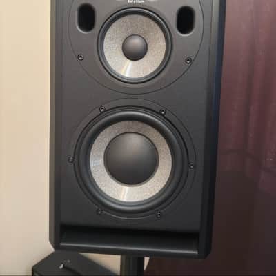 Focal Trio6 8-inch Powered Studio Monitor Pair - Black image 4