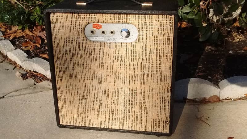 Vintage 1957 RCA Victor Royalist AC/DC Tube Combo Amplifier - Like Kay or Valco image 1