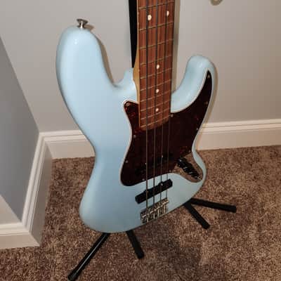Fender Vintera '60s Jazz Bass with Pau Ferro Fretboard 2019 - Present - Daphne Blue image 7