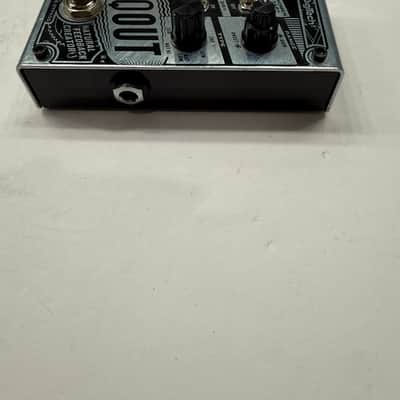 Digitech FreqOut Natural Feedback Creator Guitar Effect Pedal image 5