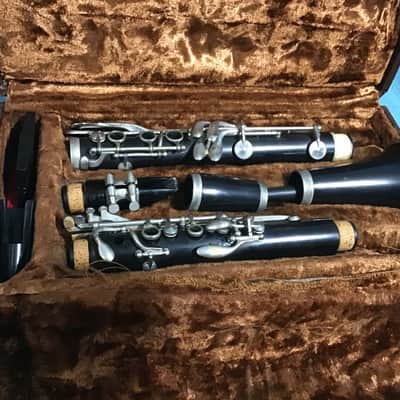 Henkin Clarinet with Mouthpiece, Stand, and Case image 1