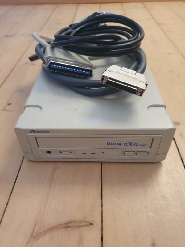 Plextor Ultraplex 40max SCSI CD ROM Drive image 1