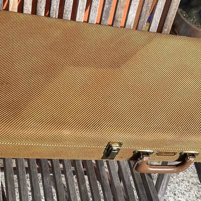 Fender G&G Deluxe Strat/Tele Hardshell Case, Tweed with Orange Plush Interior image 16
