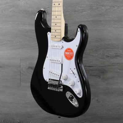Squier Affinity Series Stratocaster with Maple Fretboard Black image 4