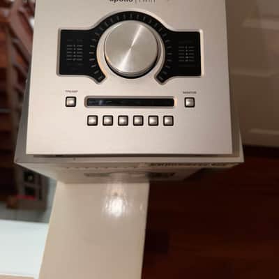 Universal Audio Apollo Twin Thunderbolt Audio Interface 2024 - Present - Silver image 2