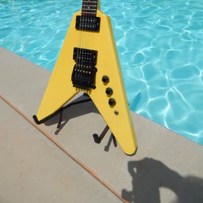 Hamer Vector 1981 Yellow V OHSC Tags image 5