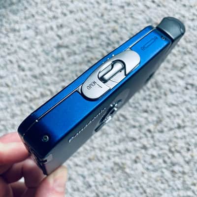 Panasonic SX33 Walkman Cassette Player, Excellent Blue ! Running ! image 3