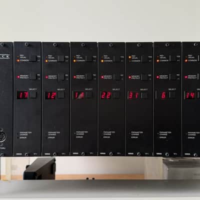 Yamaha TX816 8-Module FM Synthesizer w/ 8 Modules