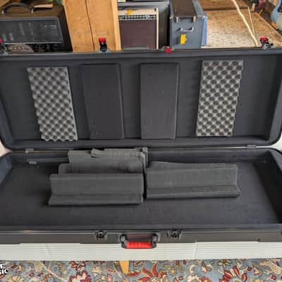 Gator GTSA-KEY88 88-Key Keyboard Case, Hardshell, Wheels - Used image 4