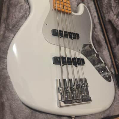 Fender American Ultra II Jazz Bass V with Maple Fretboard - Avalanche image 4