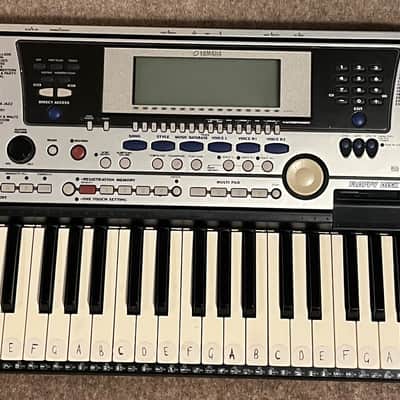 Yamaha PSR-S550 61-Key Arranger Workstation 2000s - Black