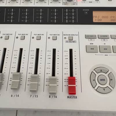 Zoom R16 USB Audio Interface / Digital Multitrack Recorder / Control Surface 2010s - White Bild 5