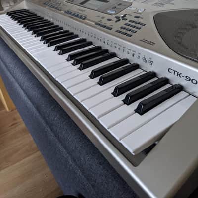 Casio CTK-900 61 Note Touch Sensitive Keyboard image 3