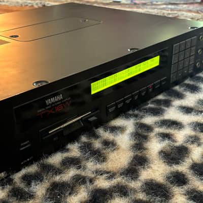 Yamaha TX16W Digital Sampler Plus Disks image 1