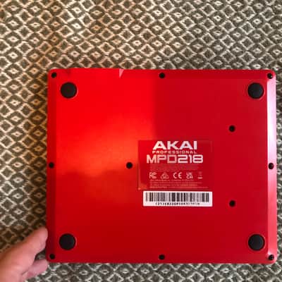 Akai MPD218 2015 - Present - Black image 3
