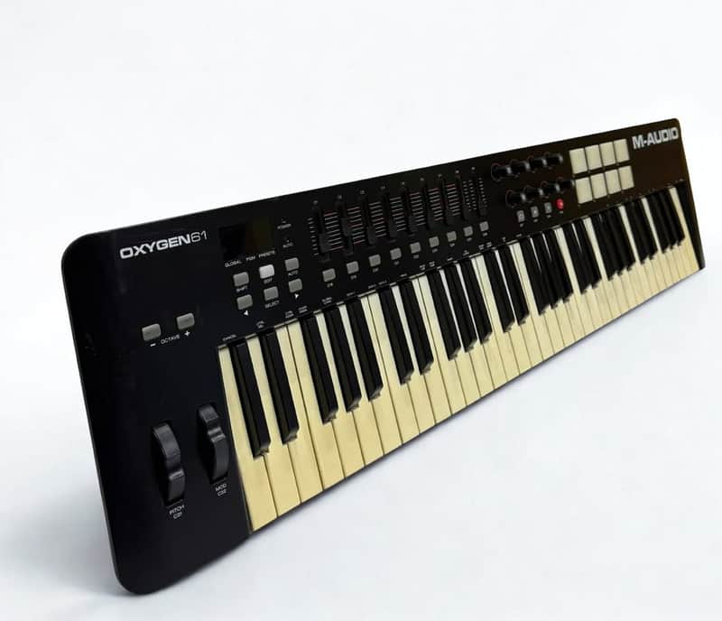 M-Audio Oxygen 61 MKIV MIDI Controller Keyboard 2016 - 2020 - Black image 1