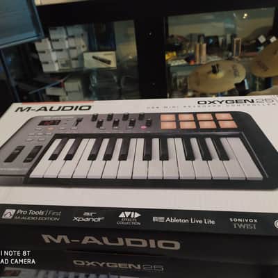 M-Audio Oxygen 25