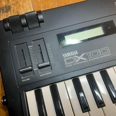 Yamaha DX100 Programmable Algorithm Synthesizer 1985 - Black image 4