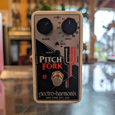 Electro-Harmonix Pitch Fork Polyphonic Pitch Shift | Reverb