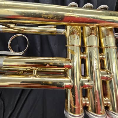 Getzen 300 Series Student Model Bb Trumpet w/ case image 10